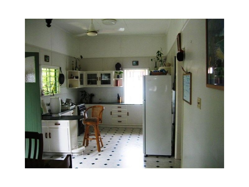 8 Brecknell Street, The Range QLD 4700