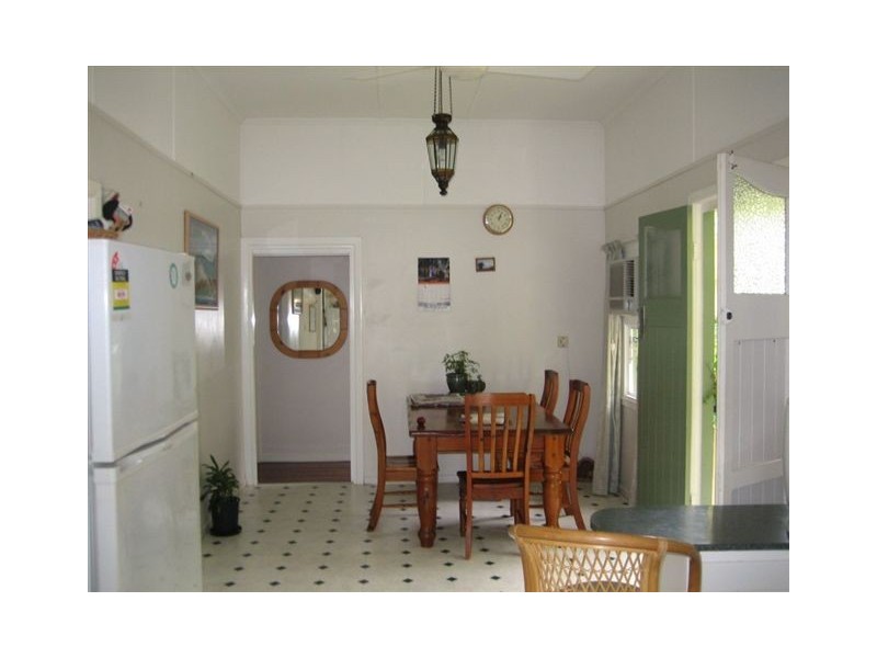 8 Brecknell Street, The Range QLD 4700