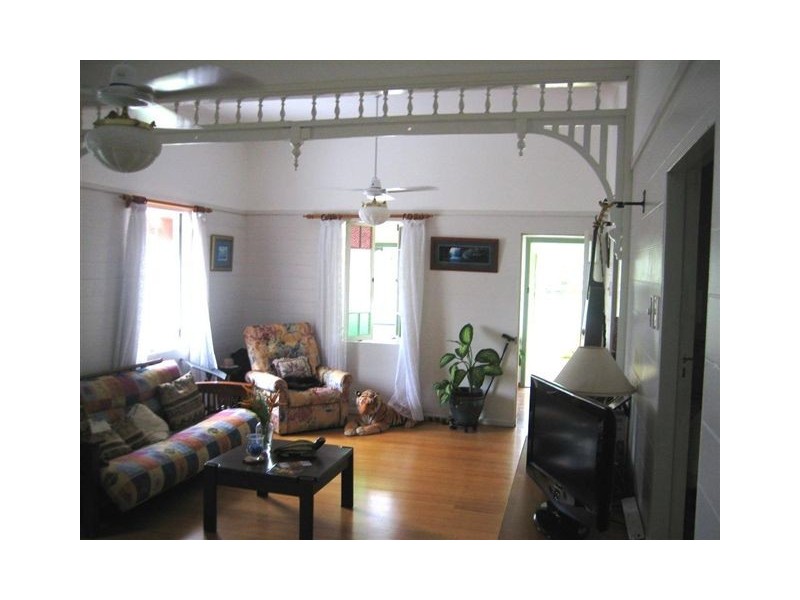 8 Brecknell Street, The Range QLD 4700