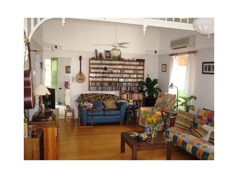 8 Brecknell Street, The Range QLD 4700