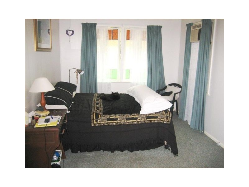 8 Brecknell Street, The Range QLD 4700