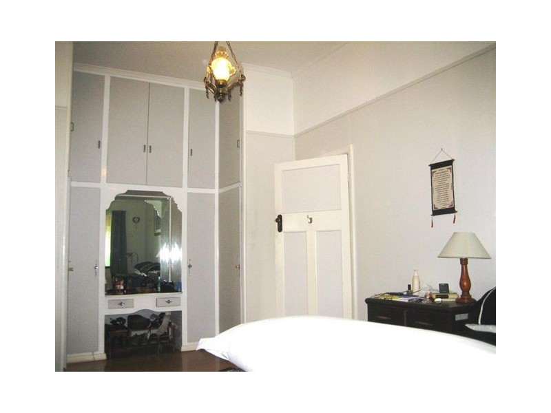 8 Brecknell Street, The Range QLD 4700