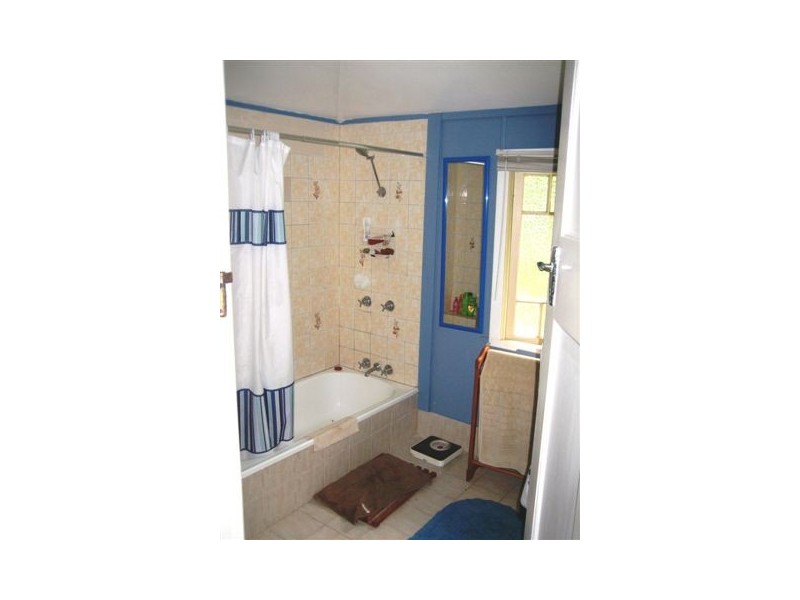 8 Brecknell Street, The Range QLD 4700