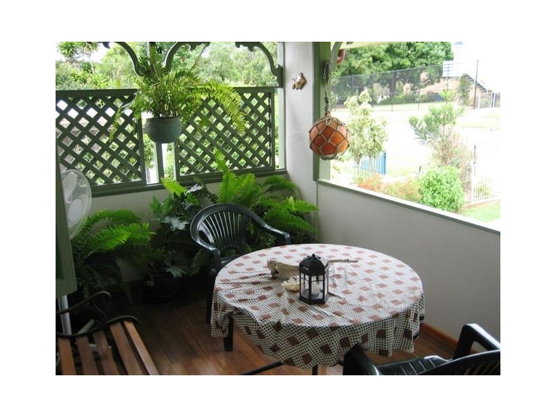 8 Brecknell Street, The Range QLD 4700