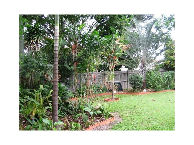 8 Brecknell Street, The Range QLD 4700