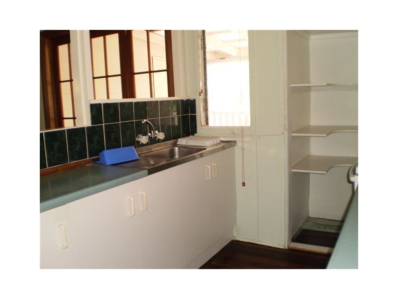 98 Rundle Street, Wandal QLD 4700