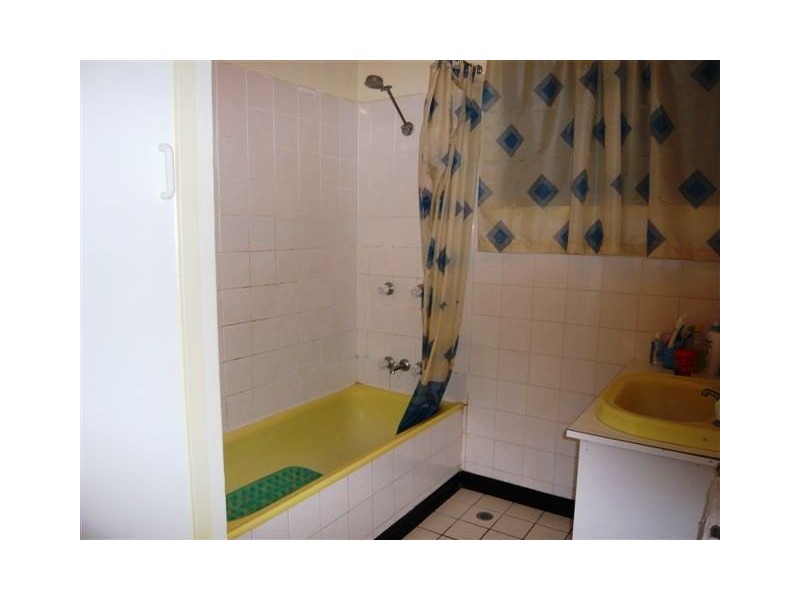 44 Menzies Street, Park Avenue QLD 4701