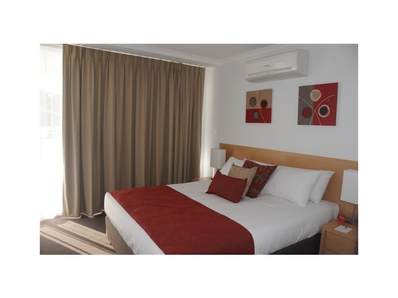 104/102-108 Victoria Parade, Rockhampton QLD 4700