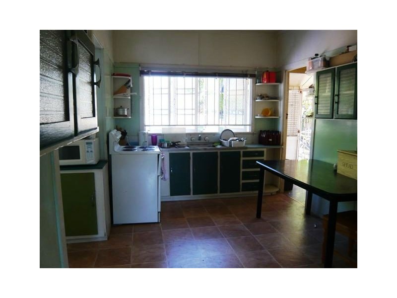 22 West Street, The Range QLD 4700