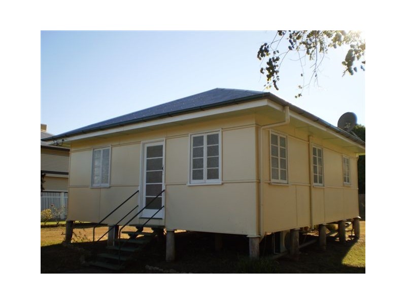 30 Thompson Street, Park Avenue QLD 4701