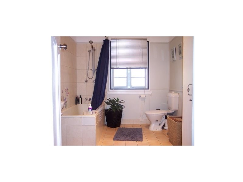 94 Berserker Street, Berserker QLD 4701