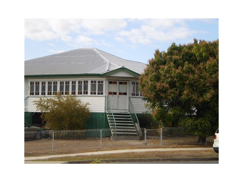 77 North Street, The Range QLD 4700