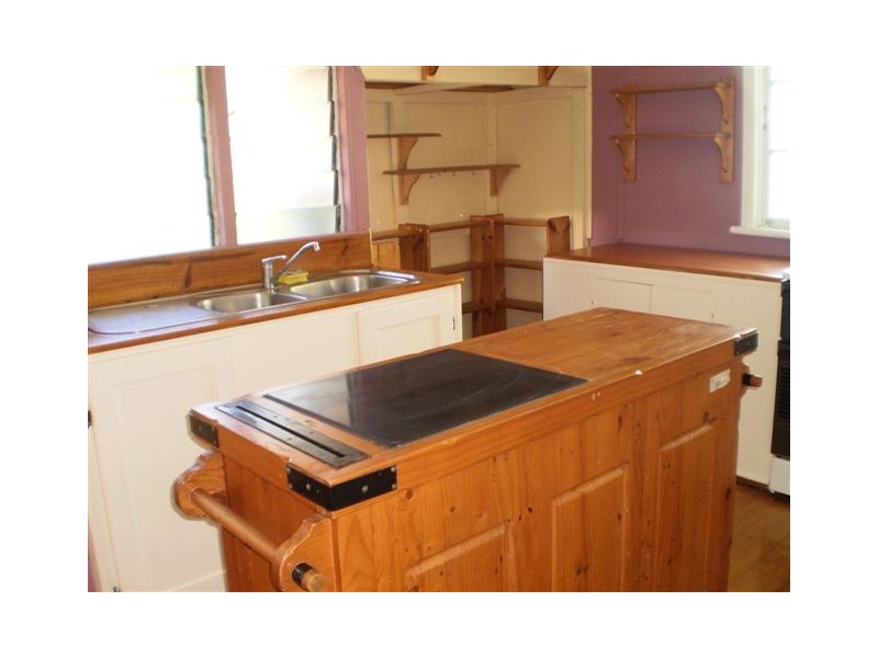 18 Gillespie Street, Wandal QLD 4700