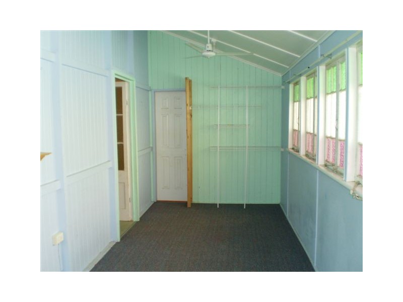 18 Gillespie Street, Wandal QLD 4700