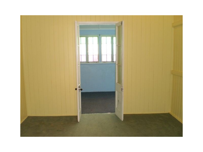 18 Gillespie Street, Wandal QLD 4700