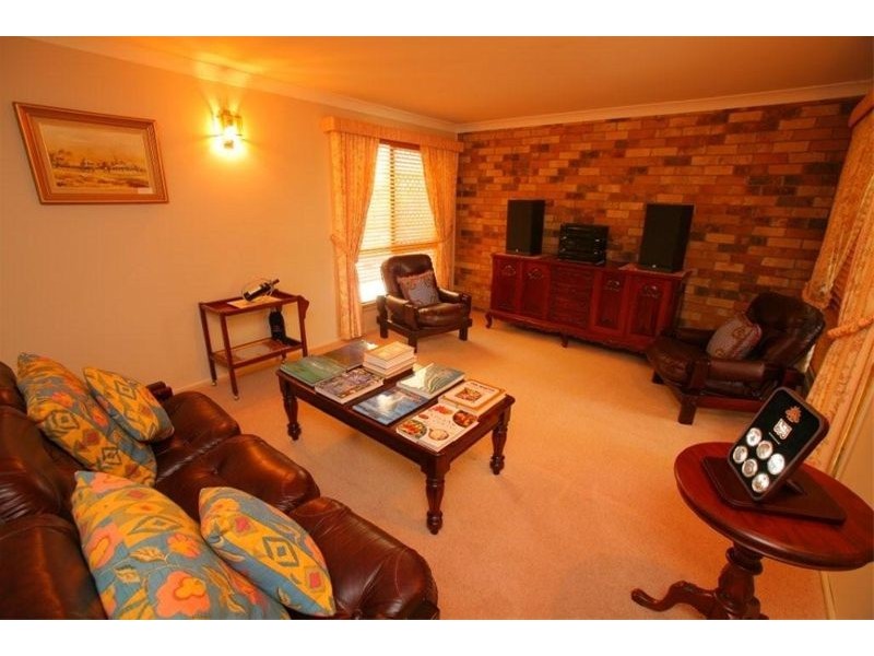 15 Rees Jones Close, Frenchville QLD 4701