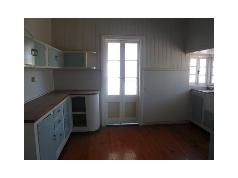 8 Bowen Street, The Range QLD 4700