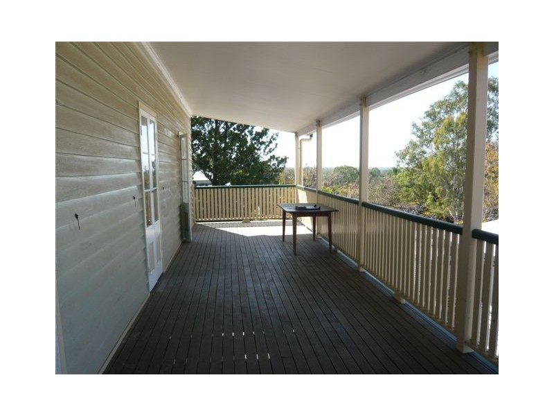 8 Bowen Street, The Range QLD 4700