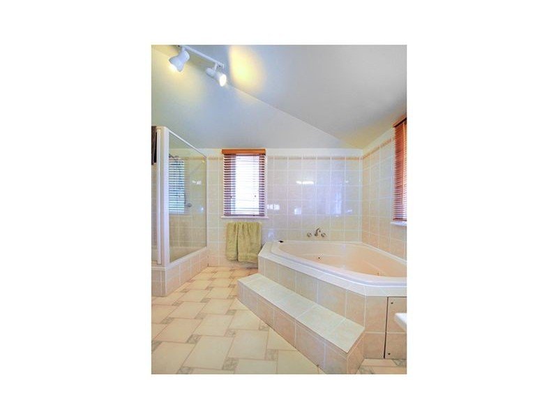 20 Brecknell Street, The Range QLD 4700