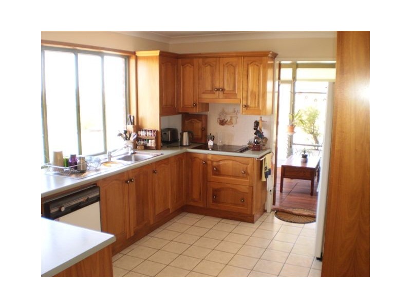 20 Petersen Road, Alton Downs QLD 4702