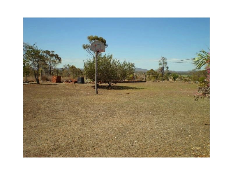 20 Petersen Road, Alton Downs QLD 4702