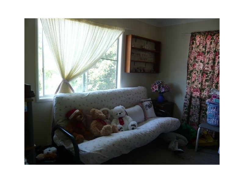 18 Meadow Street, Keppel Sands QLD 4702