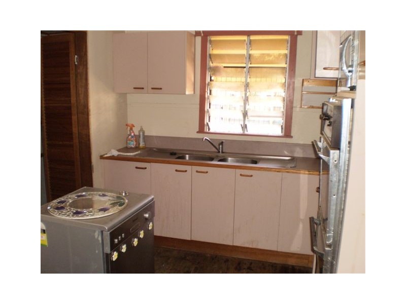 25 Linnett Street, Berserker QLD 4701