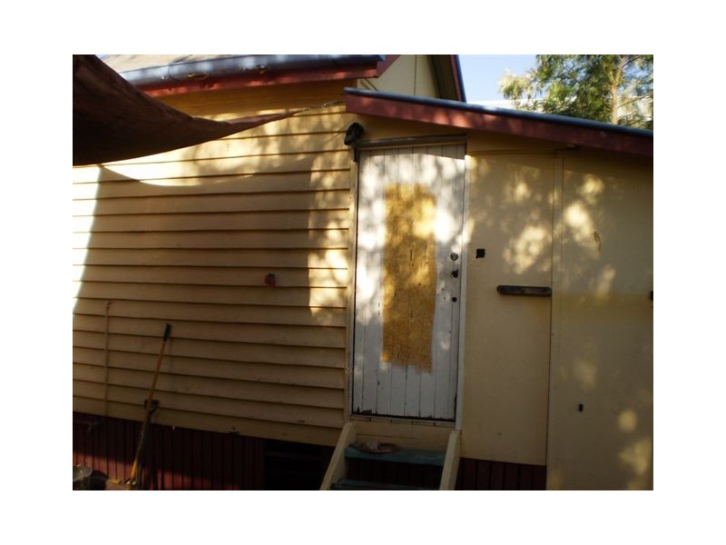 25 Linnett Street, Berserker QLD 4701