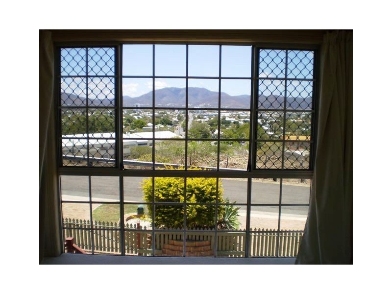 126 Quarry Street, The Range QLD 4700
