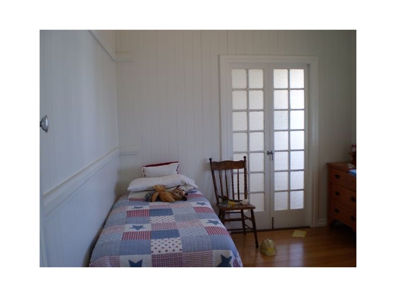 8 Reservoir Street, The Range QLD 4700