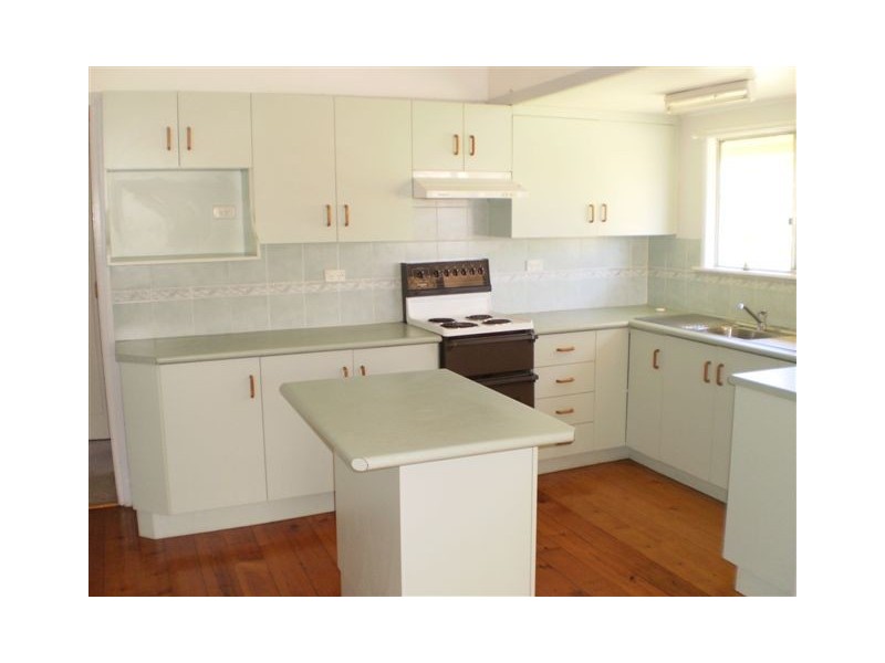 4 Curtis Street, Wandal QLD 4700