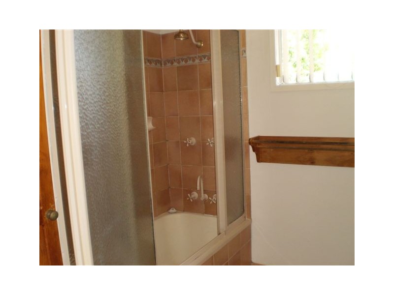 4 Curtis Street, Wandal QLD 4700