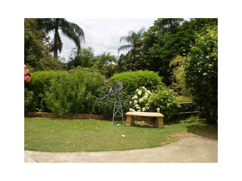 1 Higgins Lane, The Range QLD 4700
