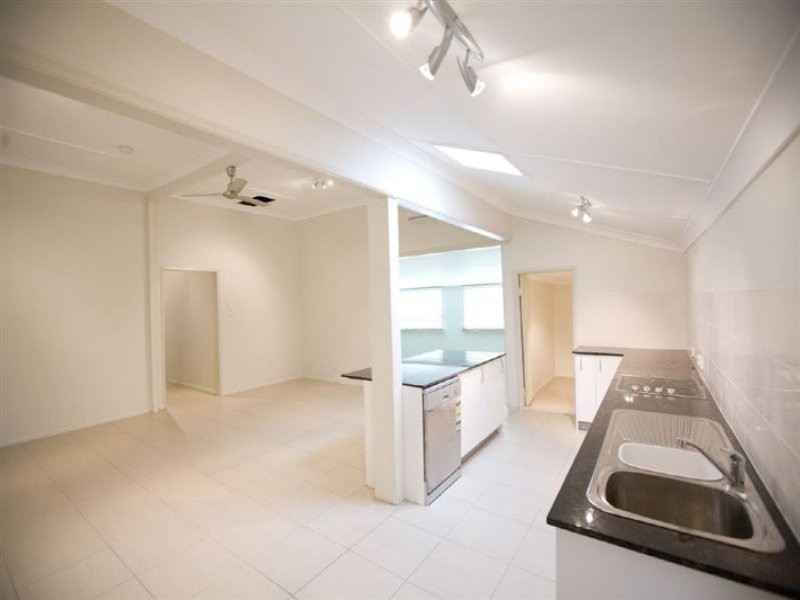 15 Harbourne Street, Koongal QLD 4701