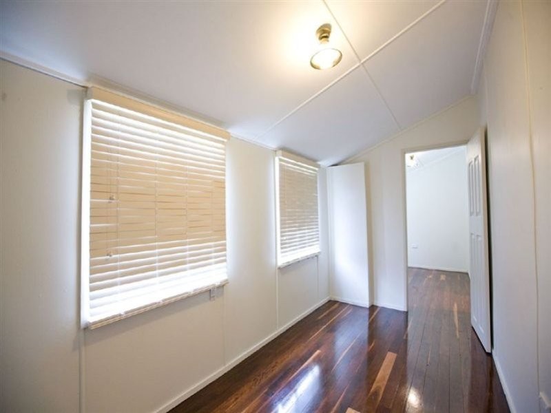 15 Harbourne Street, Koongal QLD 4701