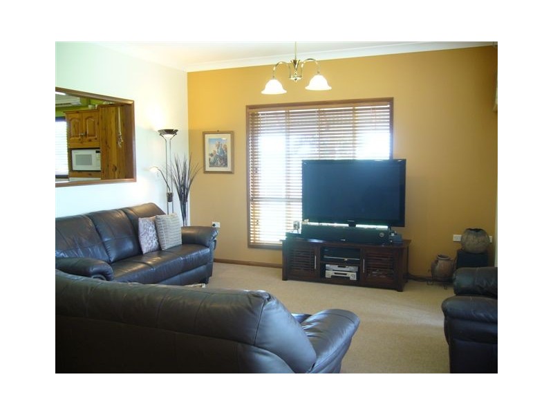 94 Fons Drive, Glendale QLD 4711