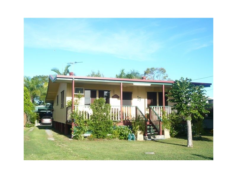 19 LIMPUS AVENUE, Keppel Sands QLD 4702