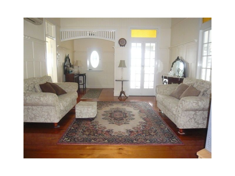 62 Cambridge Street, The Range QLD 4700