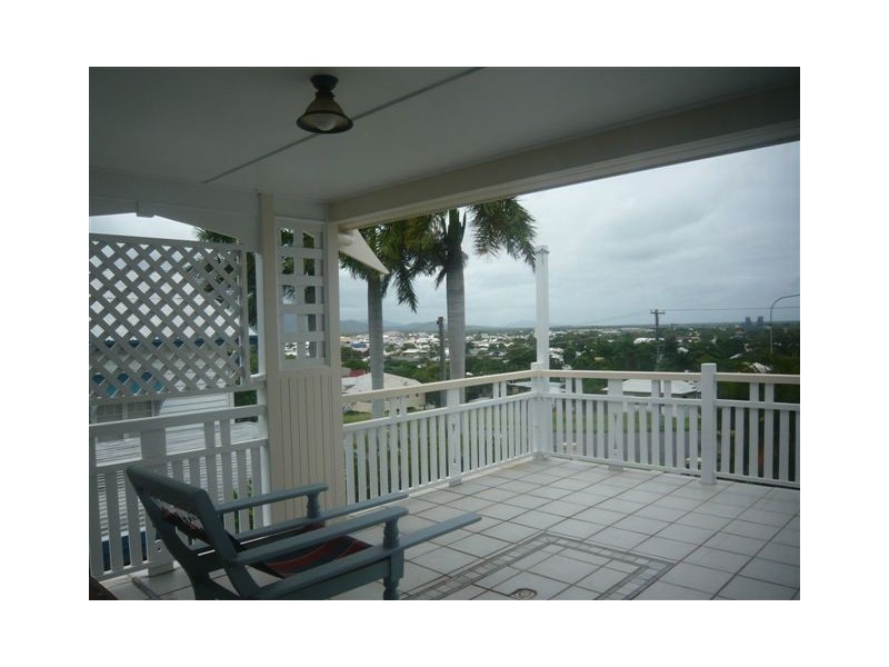 62 Cambridge Street, The Range QLD 4700