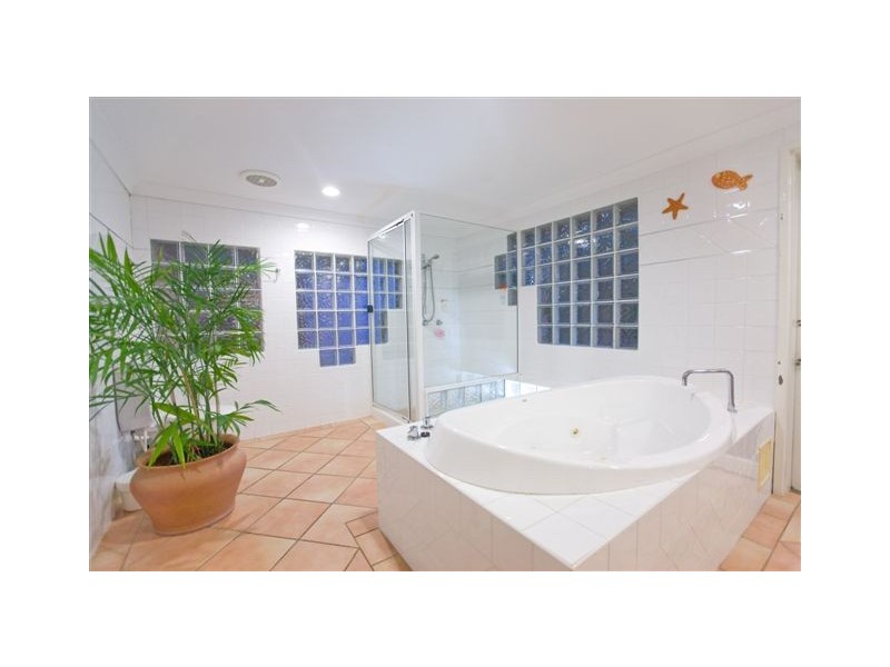 19 Queen Street, The Range QLD 4700