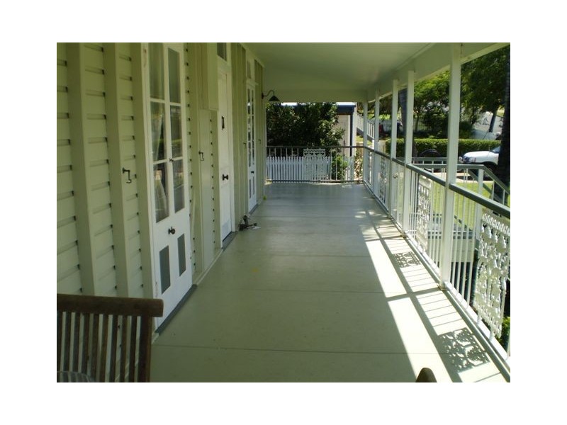 17 Brecknell Street, The Range QLD 4700