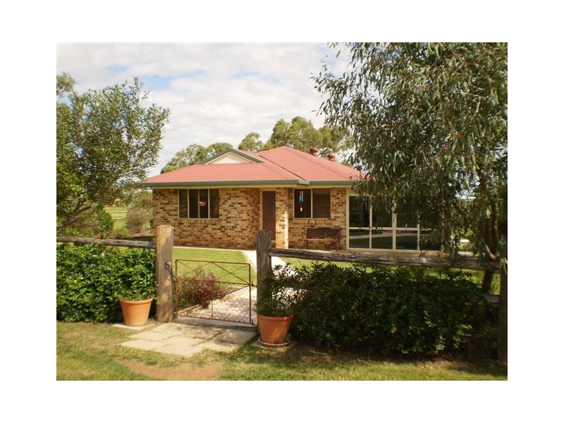 32 Rayner Road, Alton Downs QLD 4702
