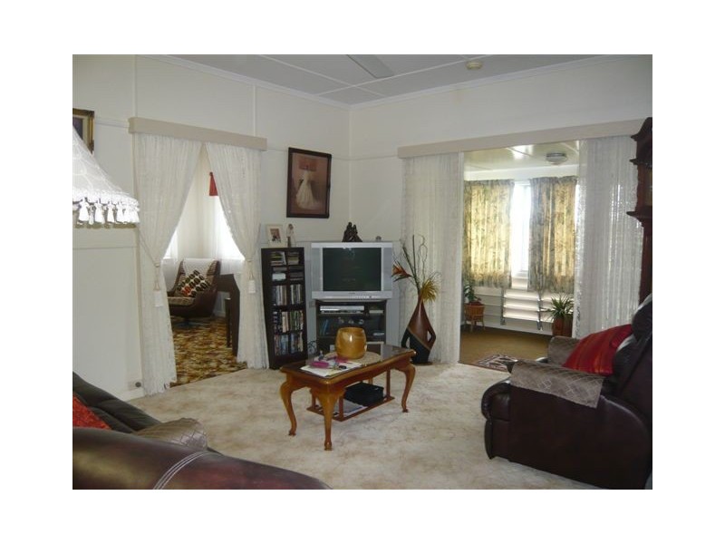 8 Palmer Street, Allenstown QLD 4700