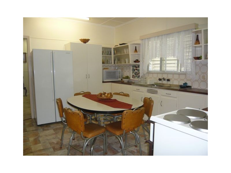 8 Palmer Street, Allenstown QLD 4700