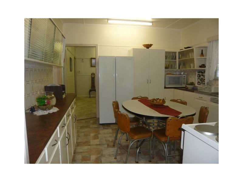 8 Palmer Street, Allenstown QLD 4700