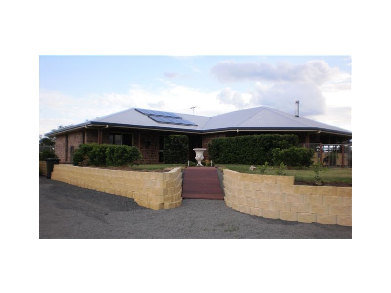 24 Sturt Drive, Glenlee QLD 4711