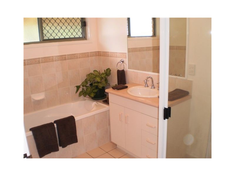 435 Lakes Creek Road, Lakes Creek QLD 4701