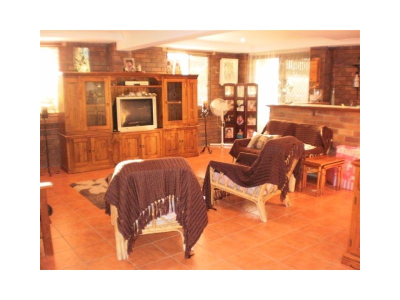 15 Jeffries Street, The Range QLD 4700