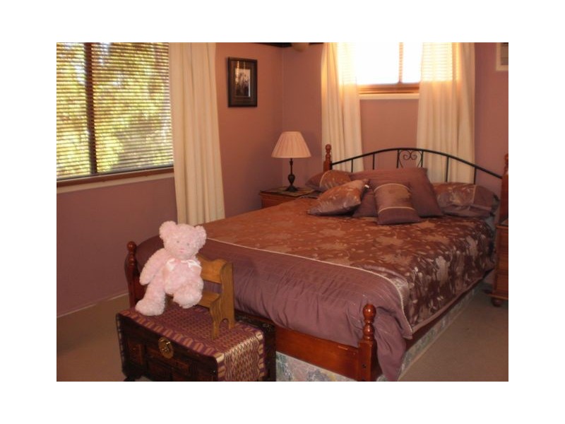 15 Jeffries Street, The Range QLD 4700