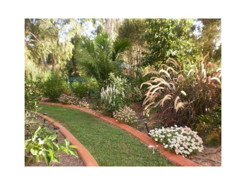 15 Jeffries Street, The Range QLD 4700